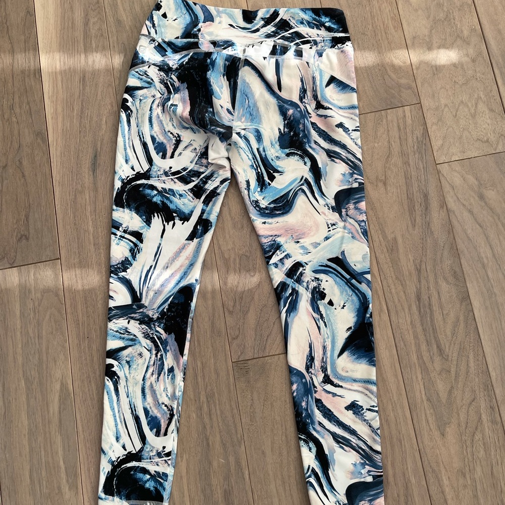 Fabletics legging! - Picture 3 of 4